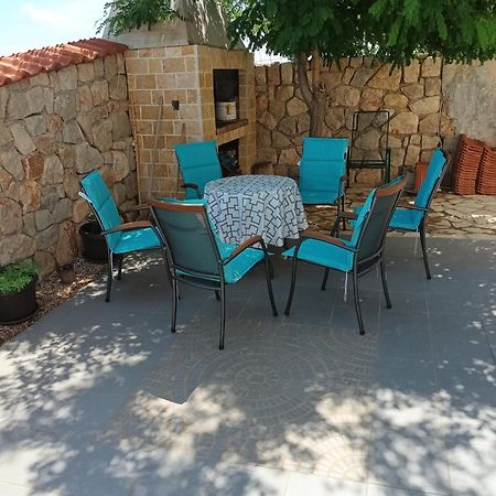 Apartmani Ruza Košljun Kültér fotó