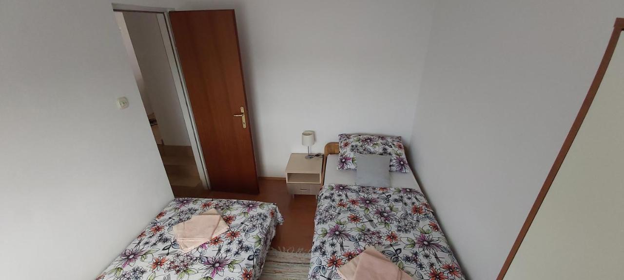 Apartmani Ruza Košljun Kültér fotó